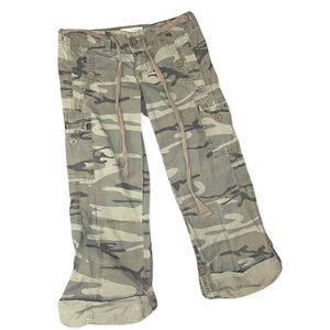 Women’s Refuge Camo Capri Cargo Pants size 3